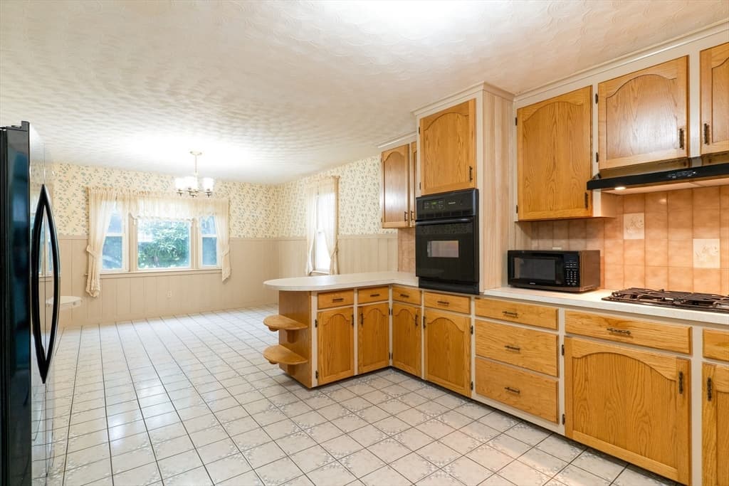 6 Maynard St, Webster MA 01570 photo 6