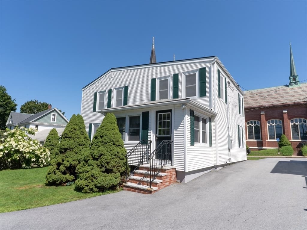 6 Maynard St, Webster MA 01570