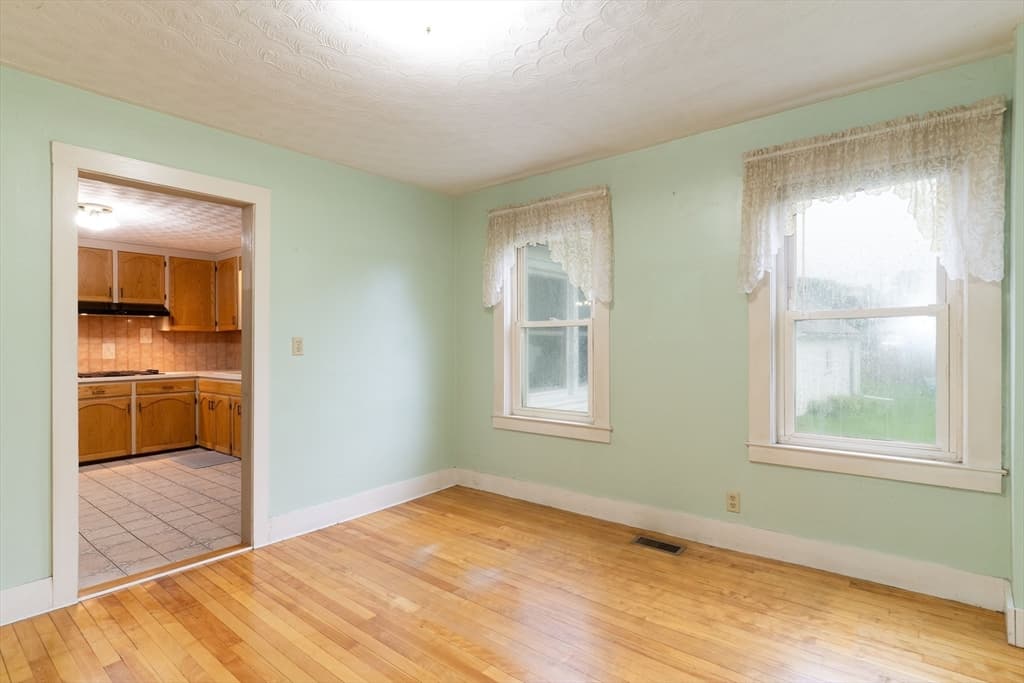 6 Maynard St, Webster MA 01570 photo 15