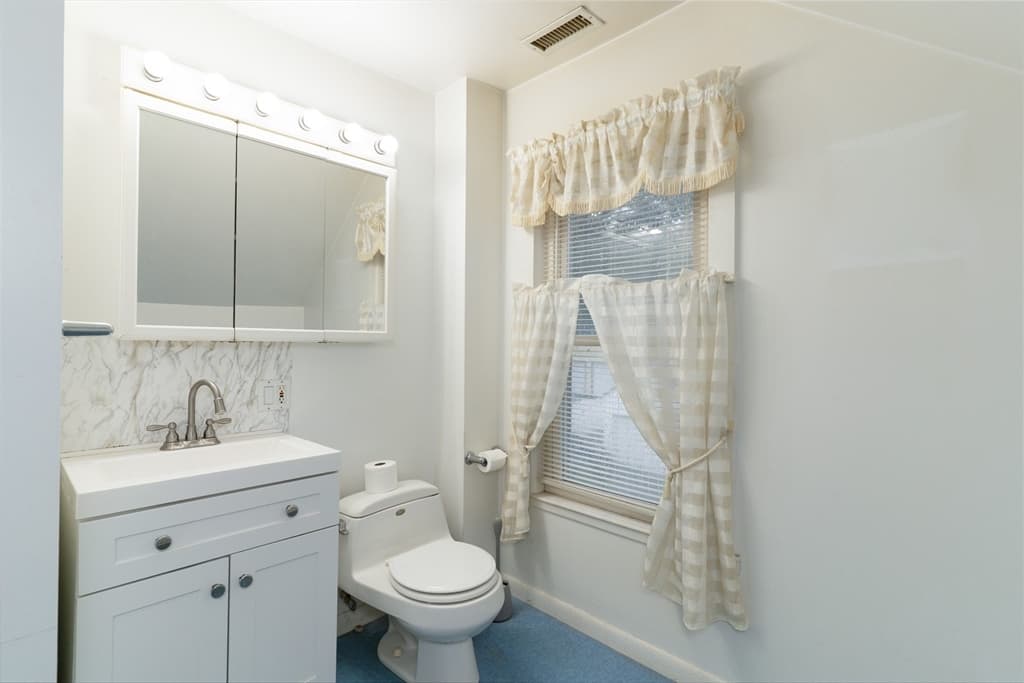 6 Maynard St, Webster MA 01570 photo 31