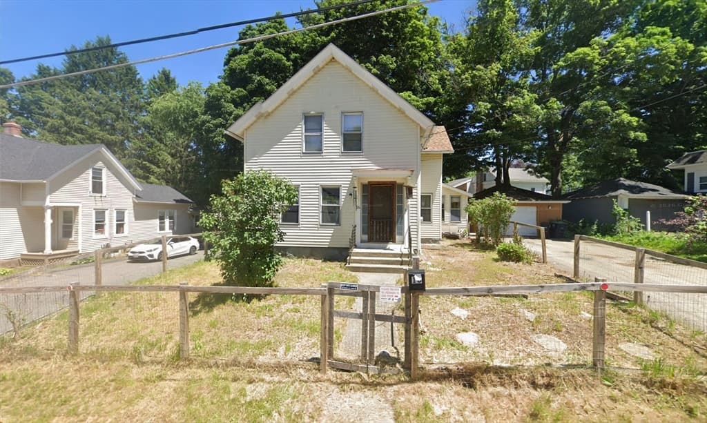 16 Water St, Southbridge MA 01550