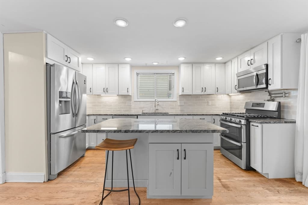 449 Frankfort St, Boston MA 02128 photo 7
