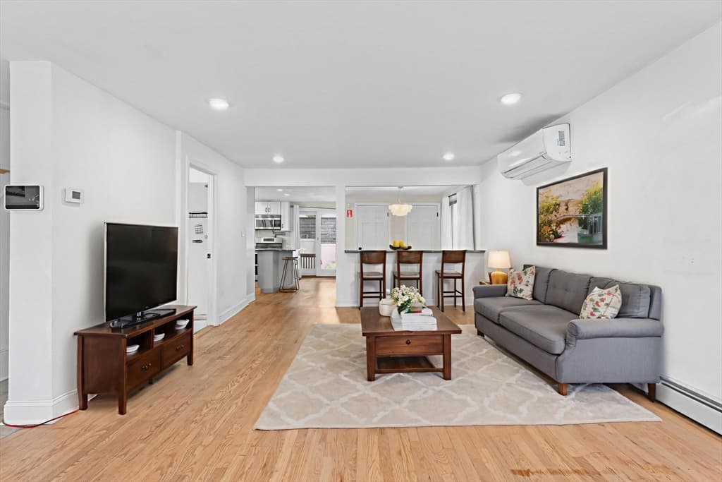 449 Frankfort St, Boston MA 02128 photo 3
