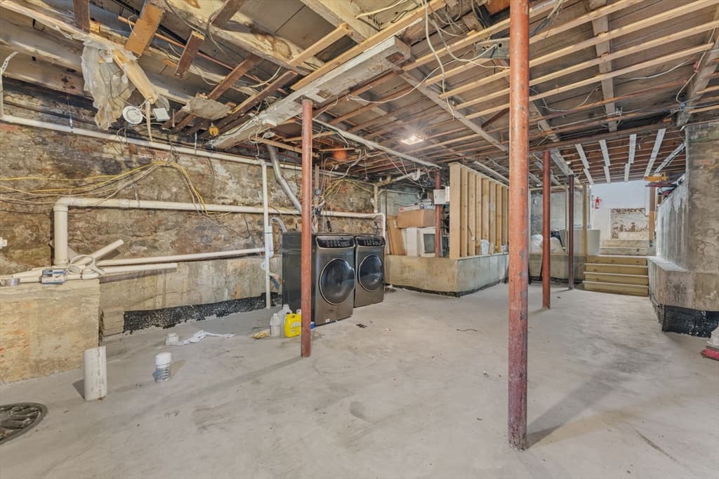 449 Frankfort St, Boston MA 02128 photo 20