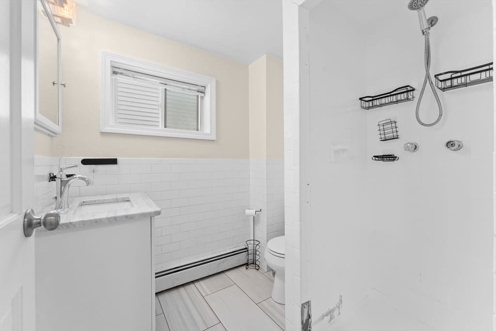 449 Frankfort St, Boston MA 02128 photo 10