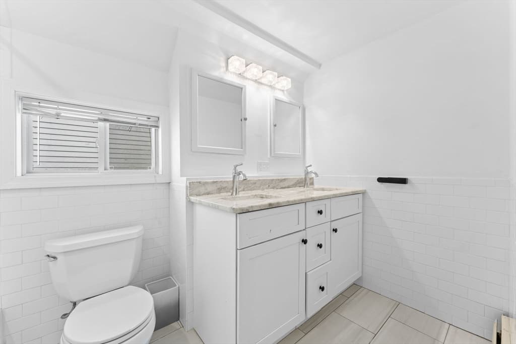 449 Frankfort St, Boston MA 02128 photo 15