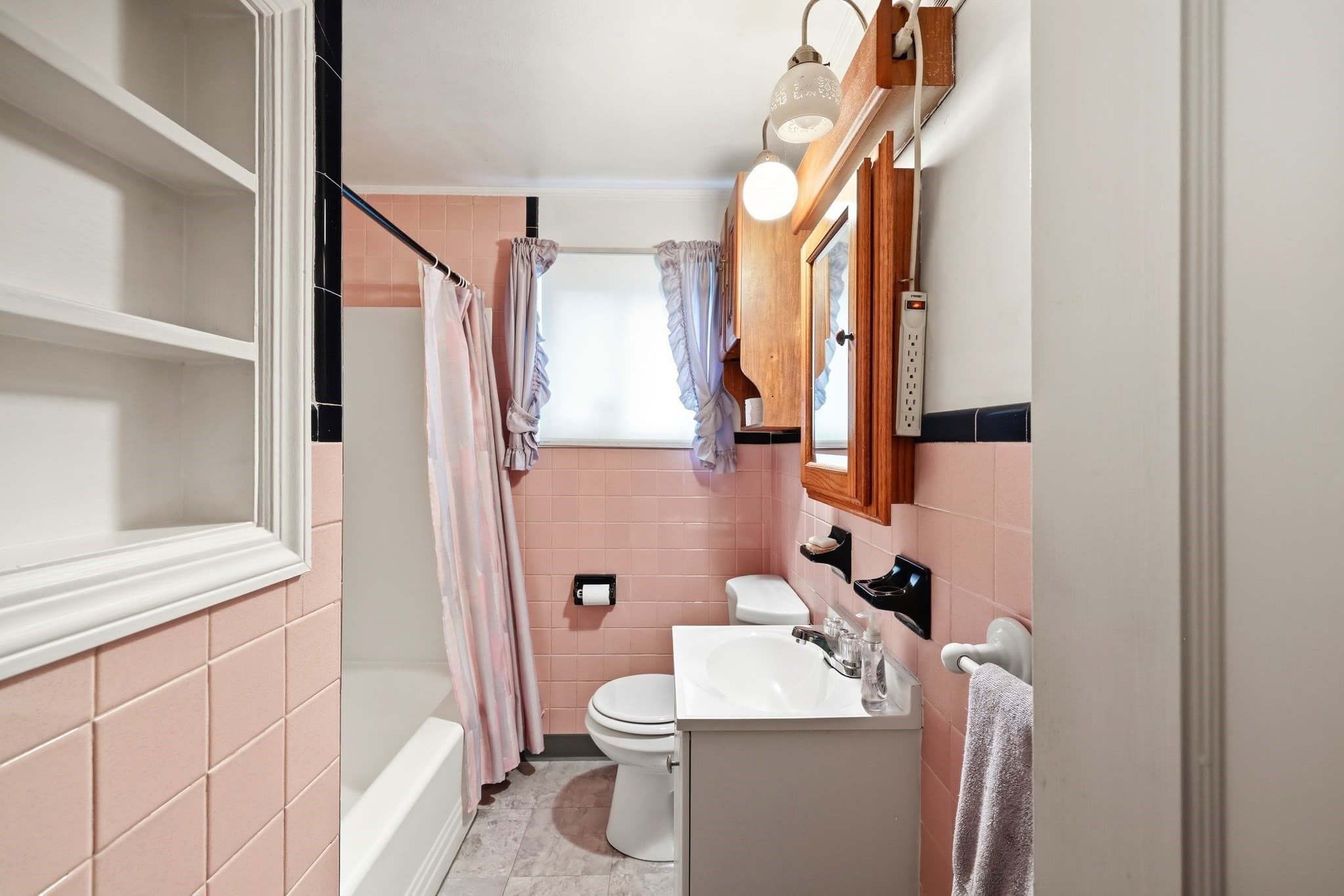 Single Family Residence at 23 Steuben St, Springfield MA 01151, Springfield, photo 12 of 28