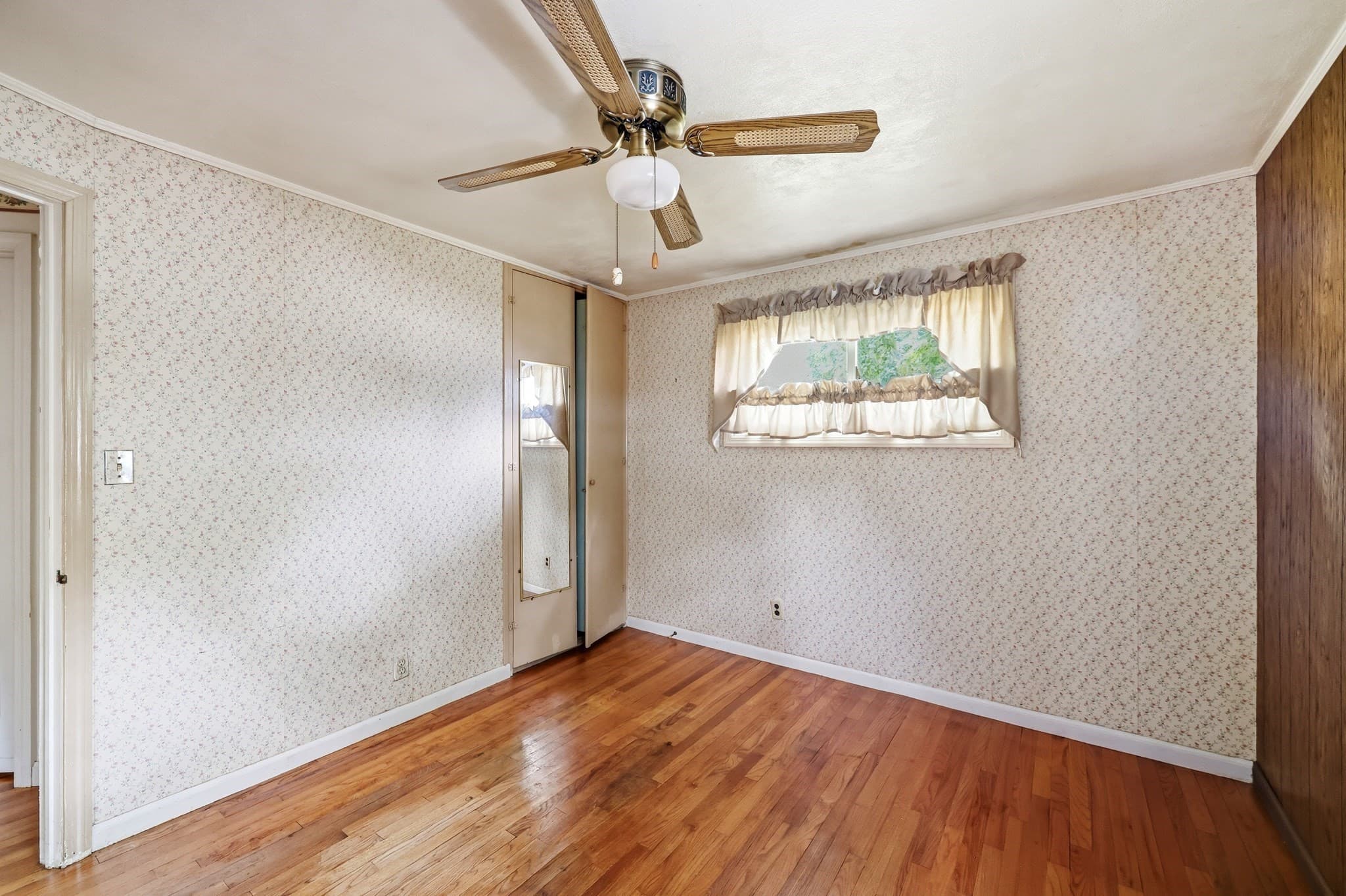 Single Family Residence at 23 Steuben St, Springfield MA 01151, Springfield, photo 18 of 28