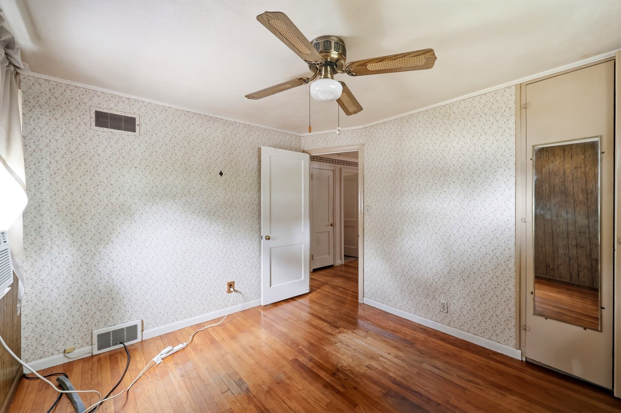 Single Family Residence at 23 Steuben St, Springfield MA 01151, Springfield, photo 19 of 28