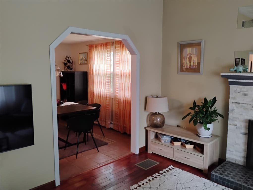 9 Packard Rd, Milford MA 01757 photo 6