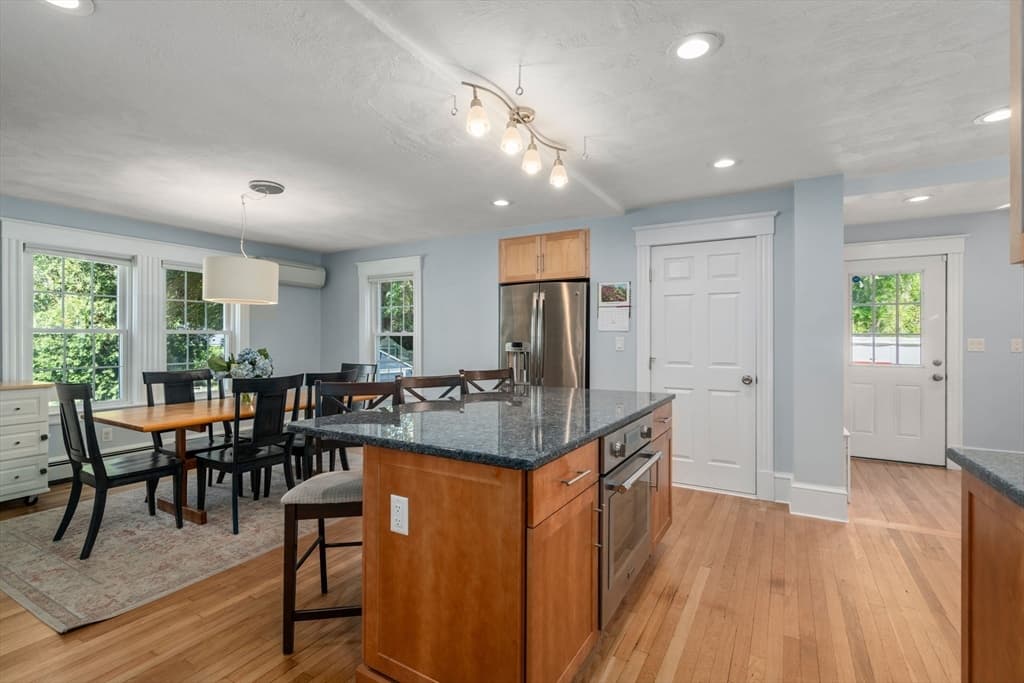 128 Pleasant St, Milton MA 02186 photo 17