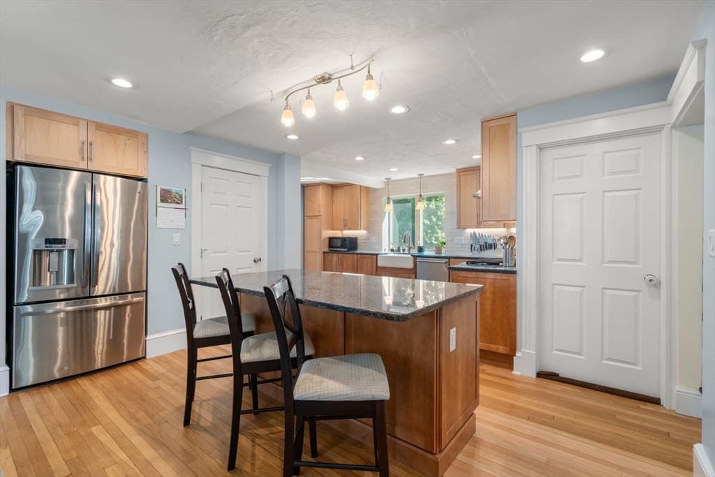 128 Pleasant St, Milton MA 02186 photo 15