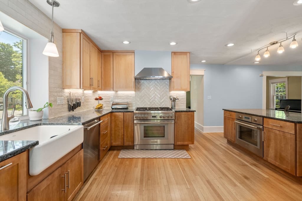 128 Pleasant St, Milton MA 02186 photo 19