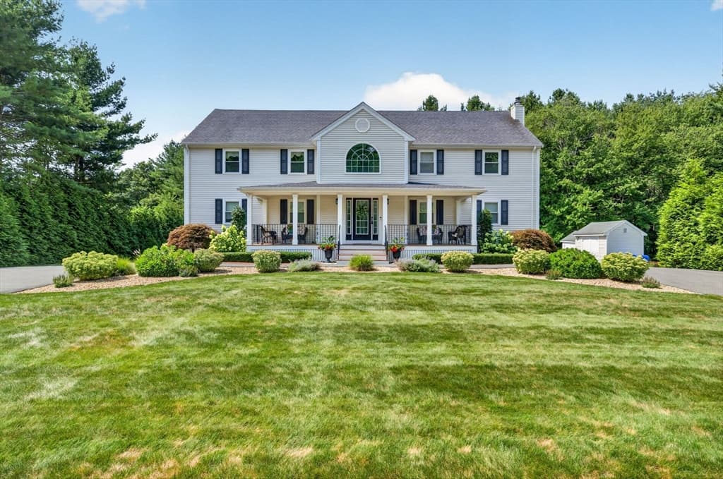 360 Myricks St, Taunton MA 02718 photo 2