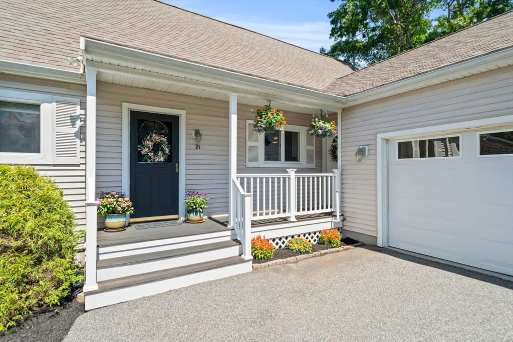 21 Colony Ave, Bourne MA 02532