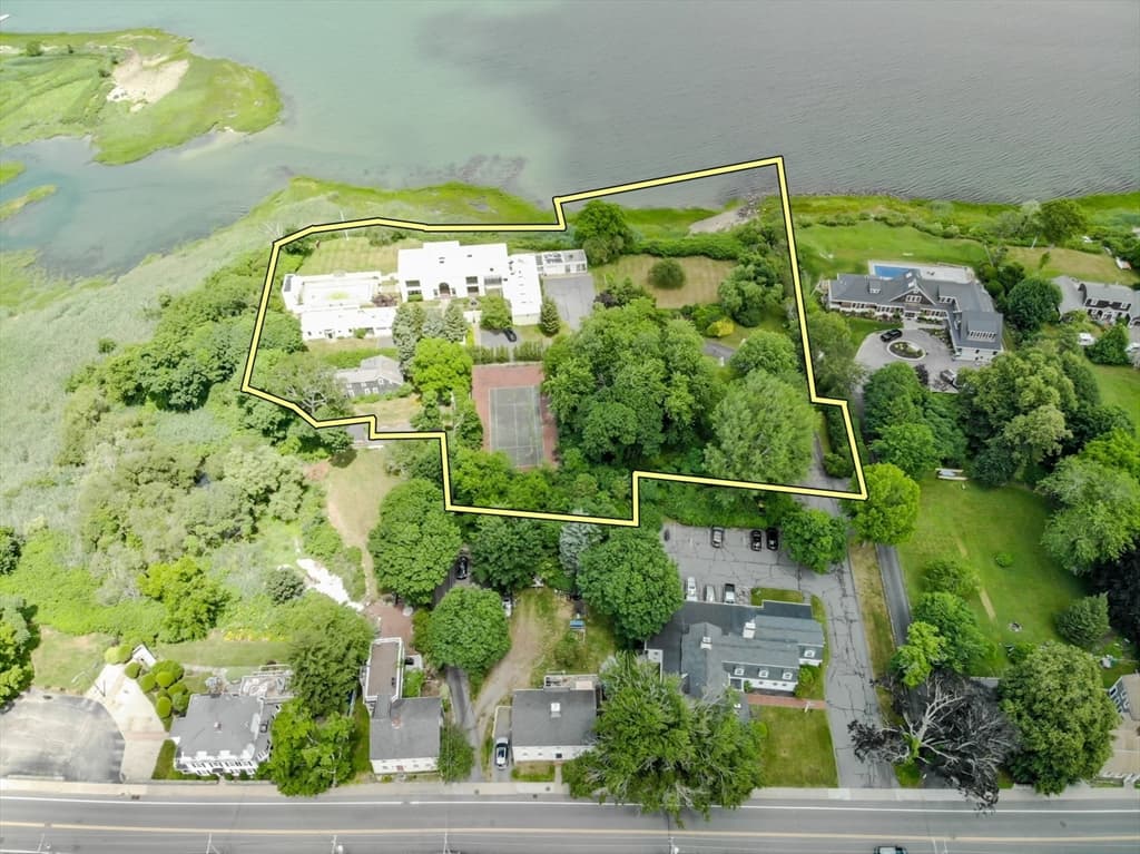 214 Sandwich St, Plymouth MA 02360 photo 5