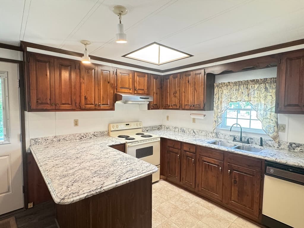 16 Puritan Road, Taunton MA 02780 photo 10