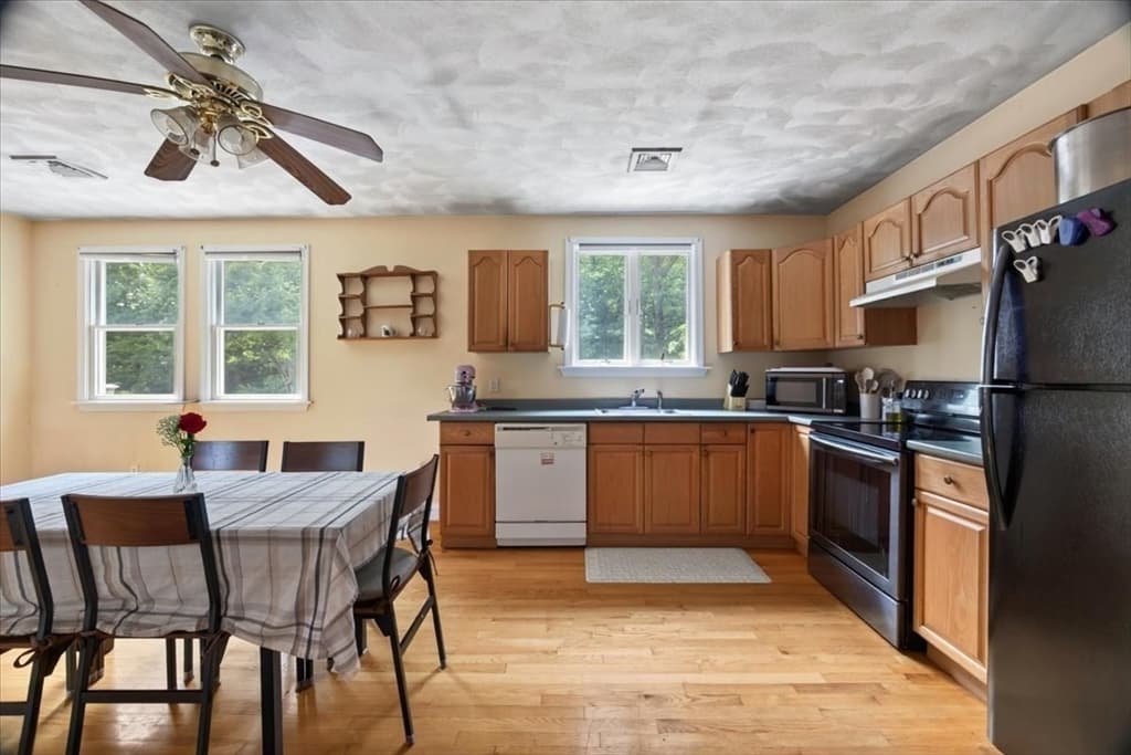 52 Boyle Rd, Brockton MA 02302 photo 3