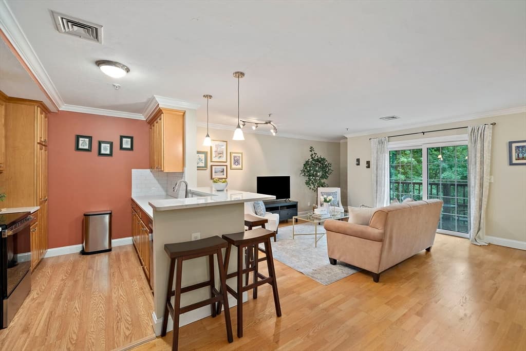 Condominium at 4 Forge Pond # C, Canton MA 02021, Canton, photo 2 of 21