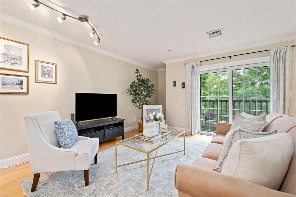 Condominium at 4 Forge Pond # C, Canton MA 02021, Canton, photo 6 of 21