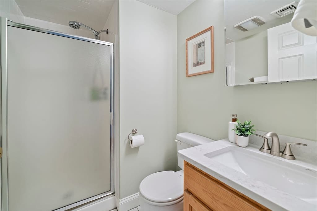 Condominium at 4 Forge Pond # C, Canton MA 02021, Canton, photo 16 of 21