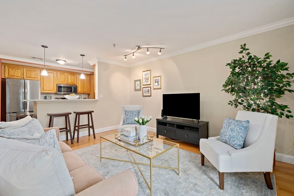 Condominium at 4 Forge Pond # C, Canton MA 02021, Canton, photo 7 of 21