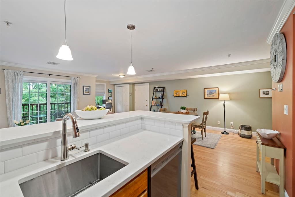 Condominium at 4 Forge Pond # C, Canton MA 02021, Canton, photo 4 of 21