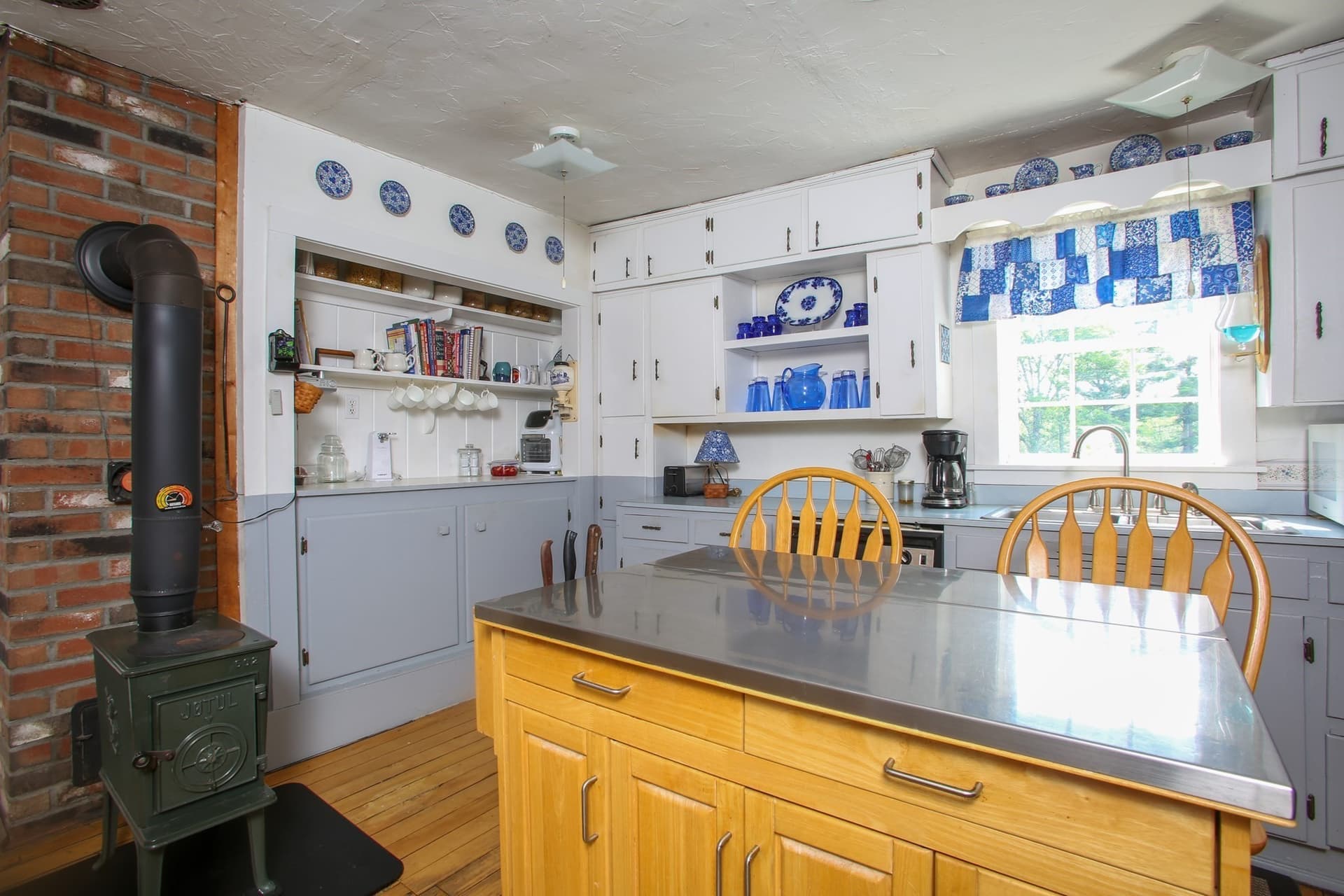 Single Family Residence at 154 Leshure Rd, Rowe MA 01367, photo 6 of 32