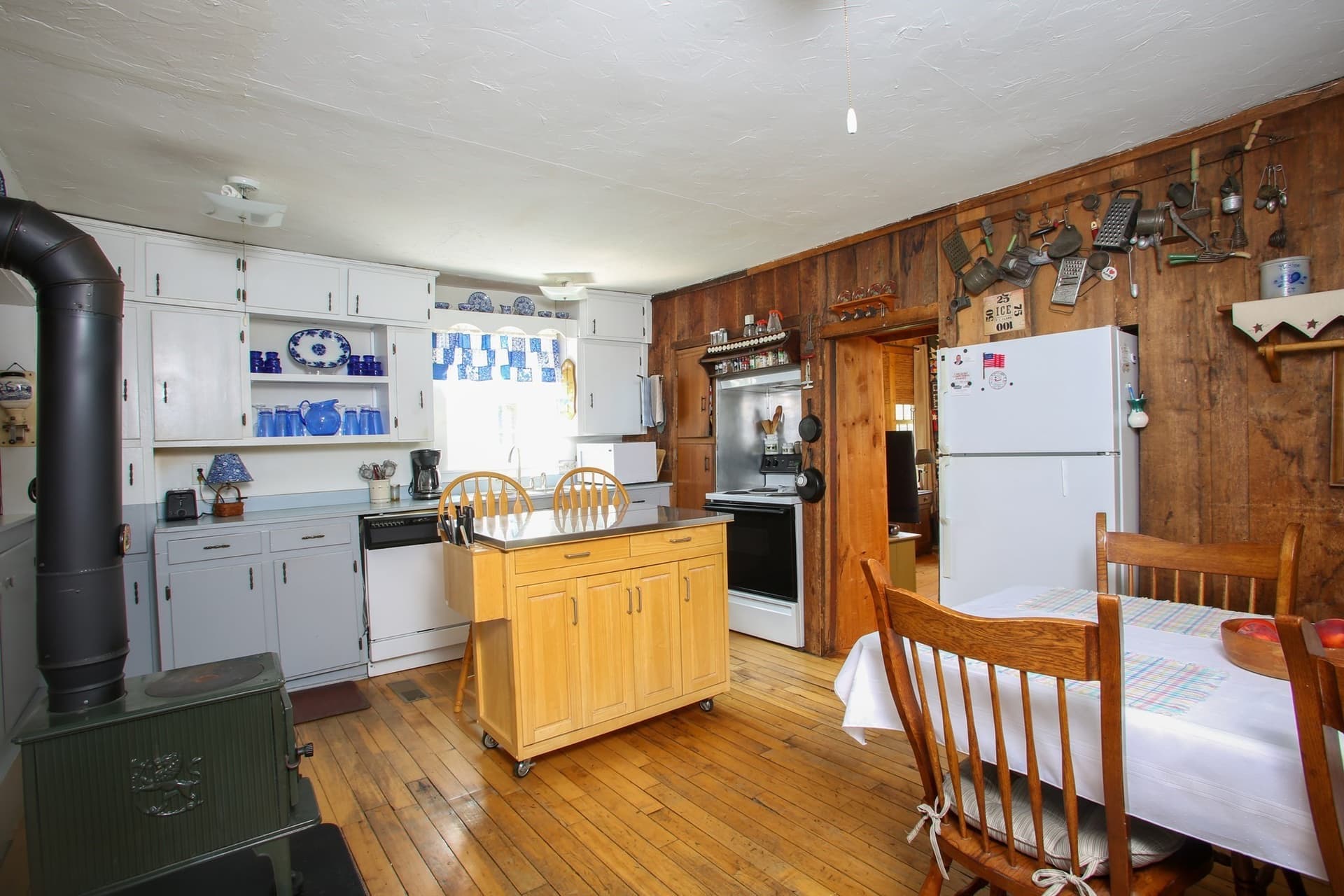 Single Family Residence at 154 Leshure Rd, Rowe MA 01367, photo 5 of 32
