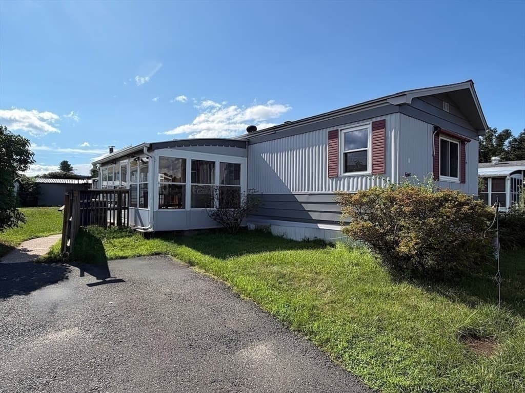 8 First Avenue, Westfield MA 01085