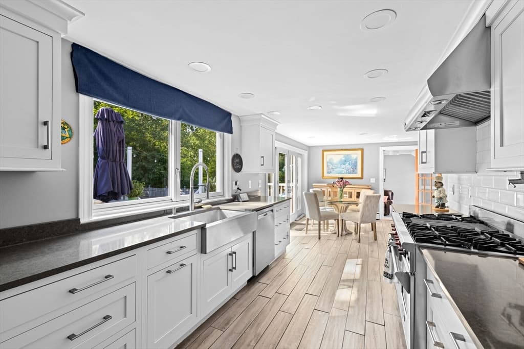 4 Country Drive, Hingham MA 02043 photo 6