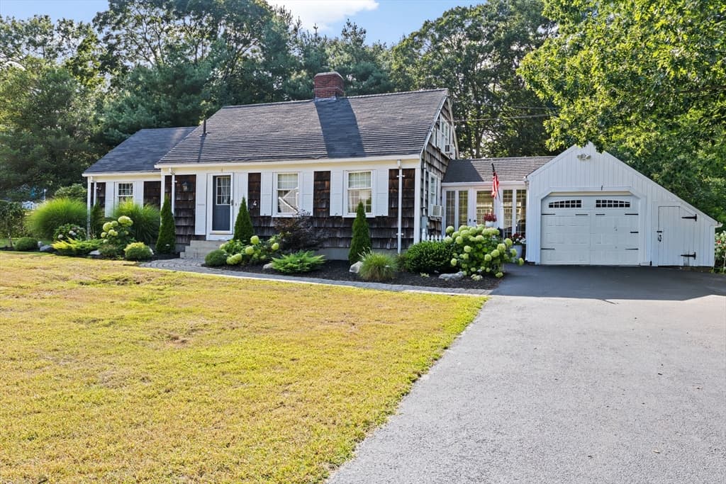 4 Country Drive, Hingham MA 02043