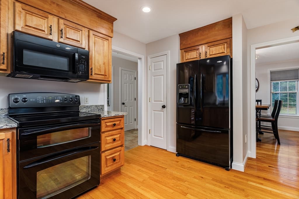 562 Mendon Rd, Sutton MA 01590 photo 6
