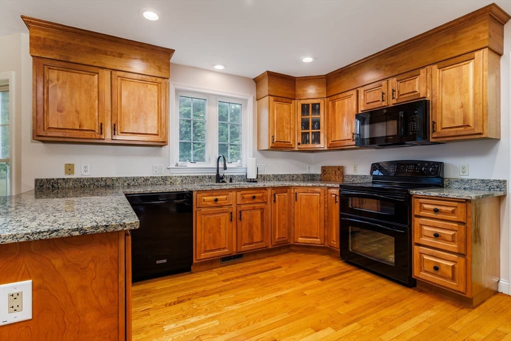562 Mendon Rd, Sutton MA 01590 photo 5