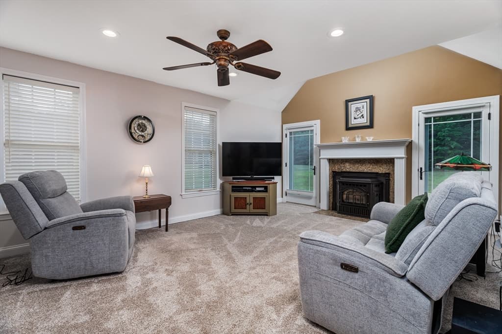 562 Mendon Rd, Sutton MA 01590 photo 11