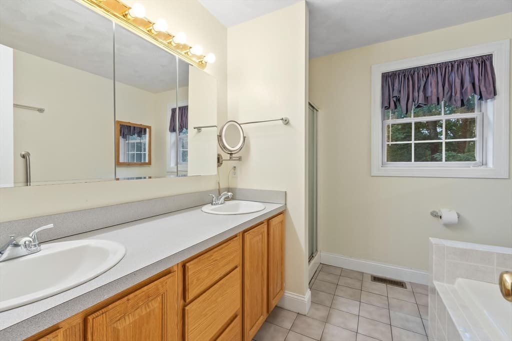 79 Wyndridge Cir, Pelham NH 03076 photo 23