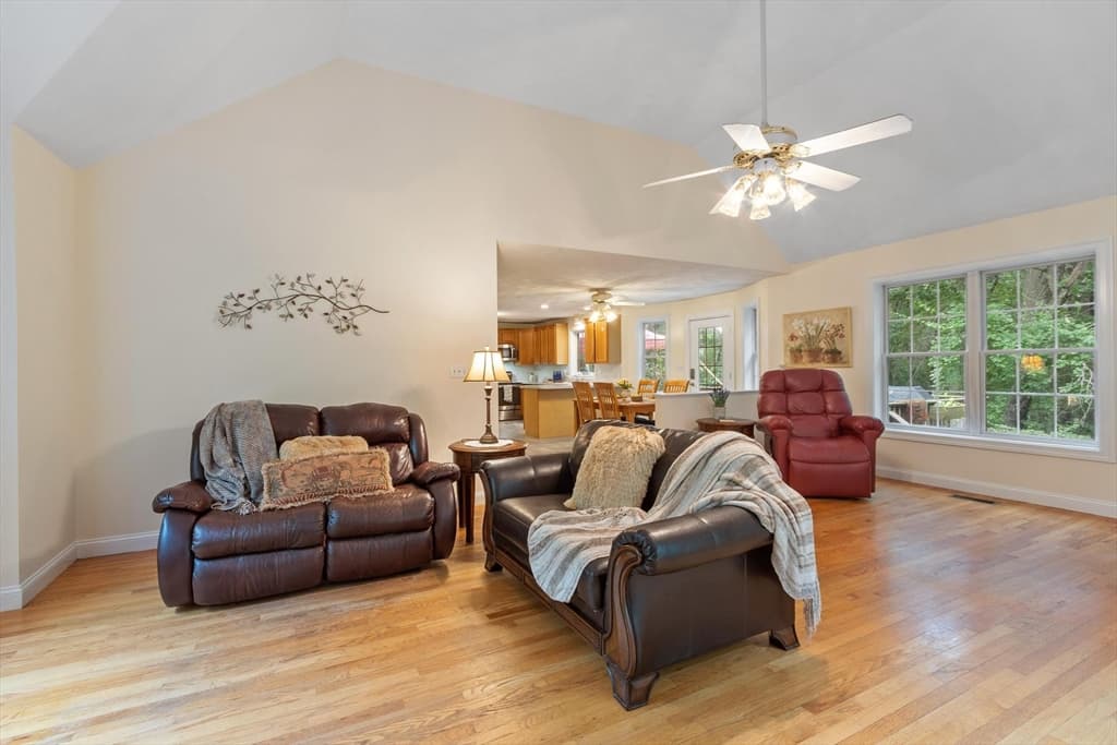 79 Wyndridge Cir, Pelham NH 03076 photo 13