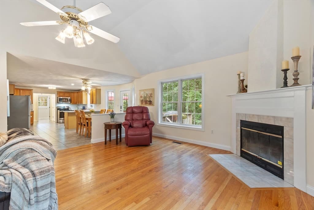 79 Wyndridge Cir, Pelham NH 03076 photo 12
