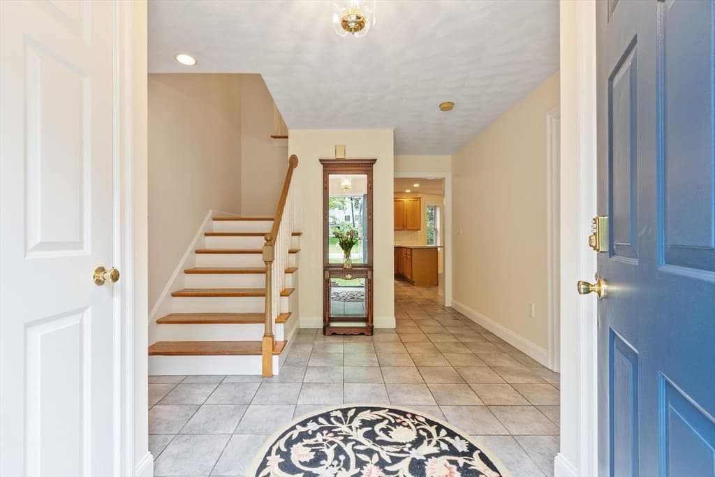 79 Wyndridge Cir, Pelham NH 03076 photo 3