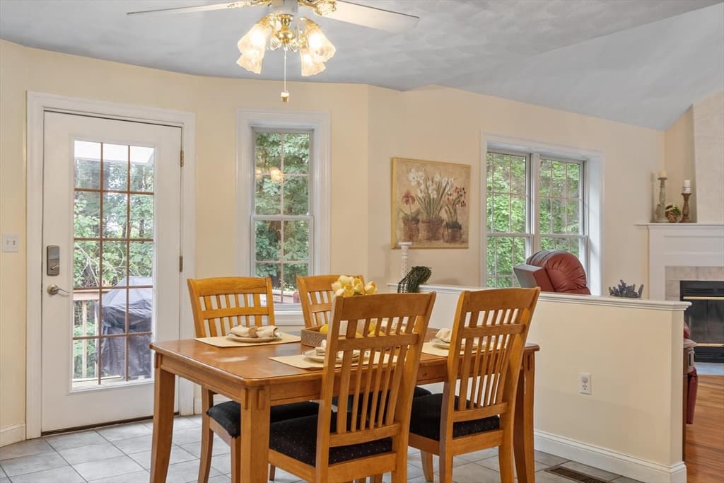79 Wyndridge Cir, Pelham NH 03076 photo 10