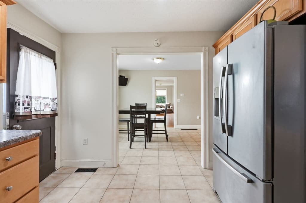 87 Crescent St, Lowell MA 01851 photo 13