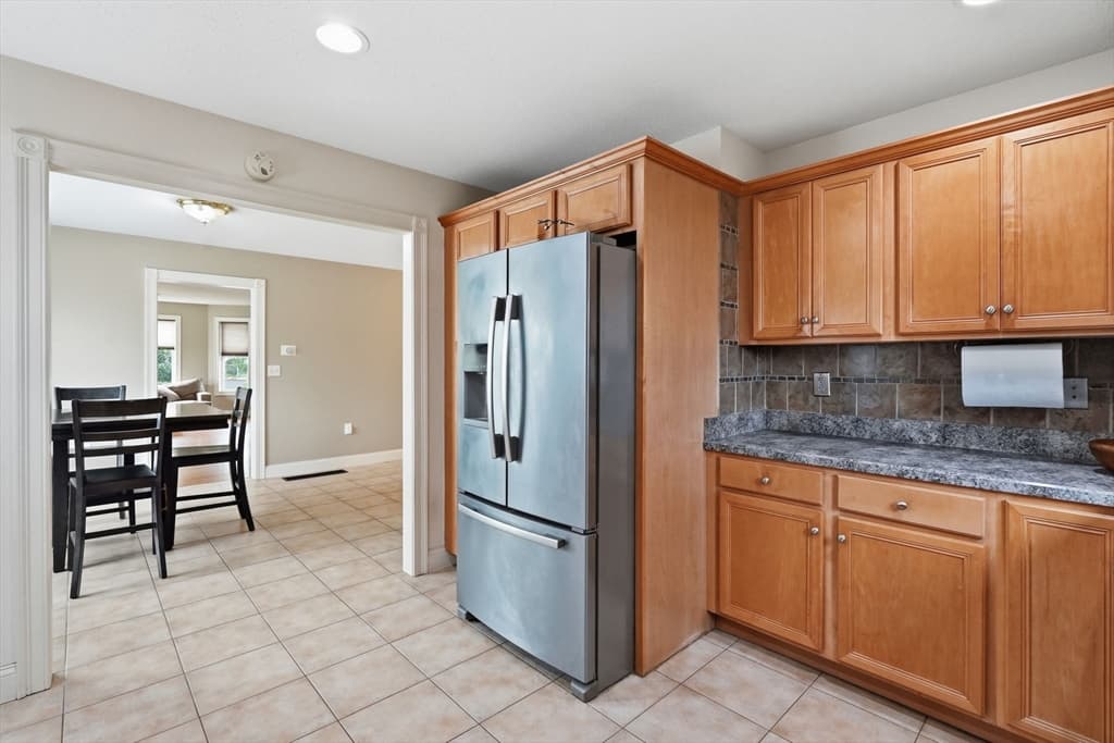 87 Crescent St, Lowell MA 01851 photo 16