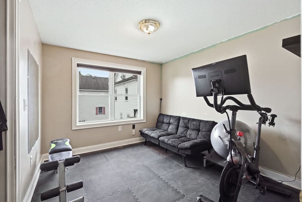 87 Crescent St, Lowell MA 01851 photo 22