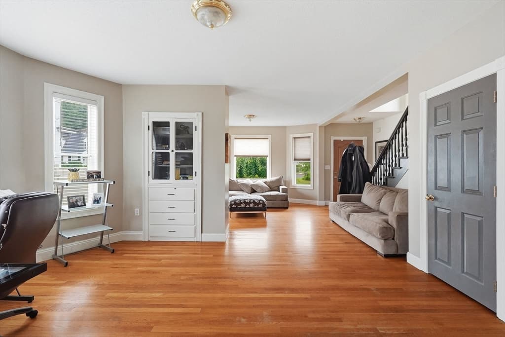 87 Crescent St, Lowell MA 01851 photo 7