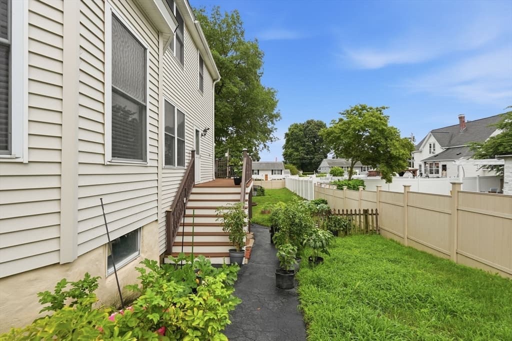 87 Crescent St, Lowell MA 01851 photo 38
