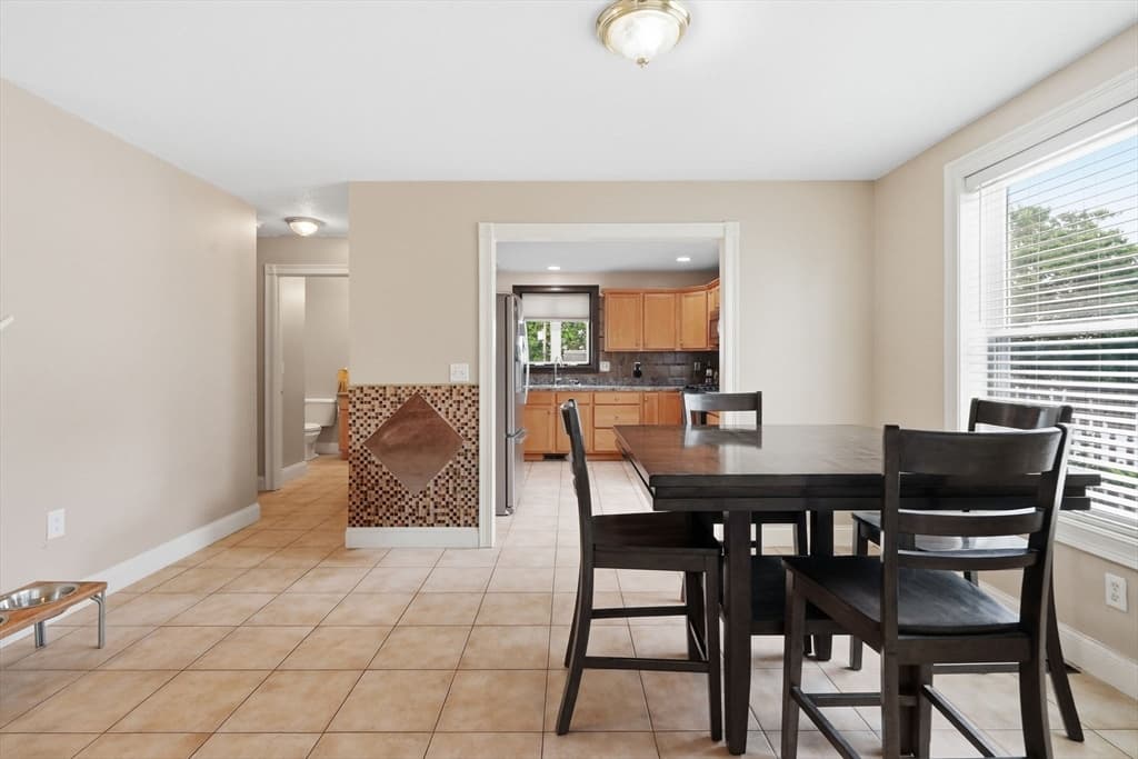 87 Crescent St, Lowell MA 01851 photo 11