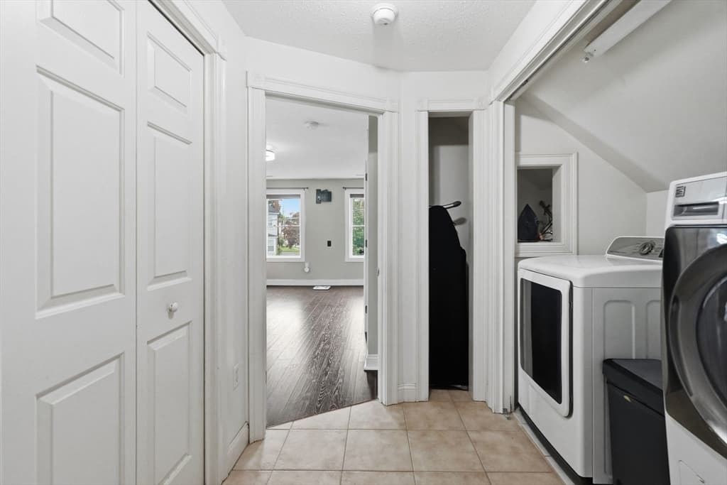 87 Crescent St, Lowell MA 01851 photo 25