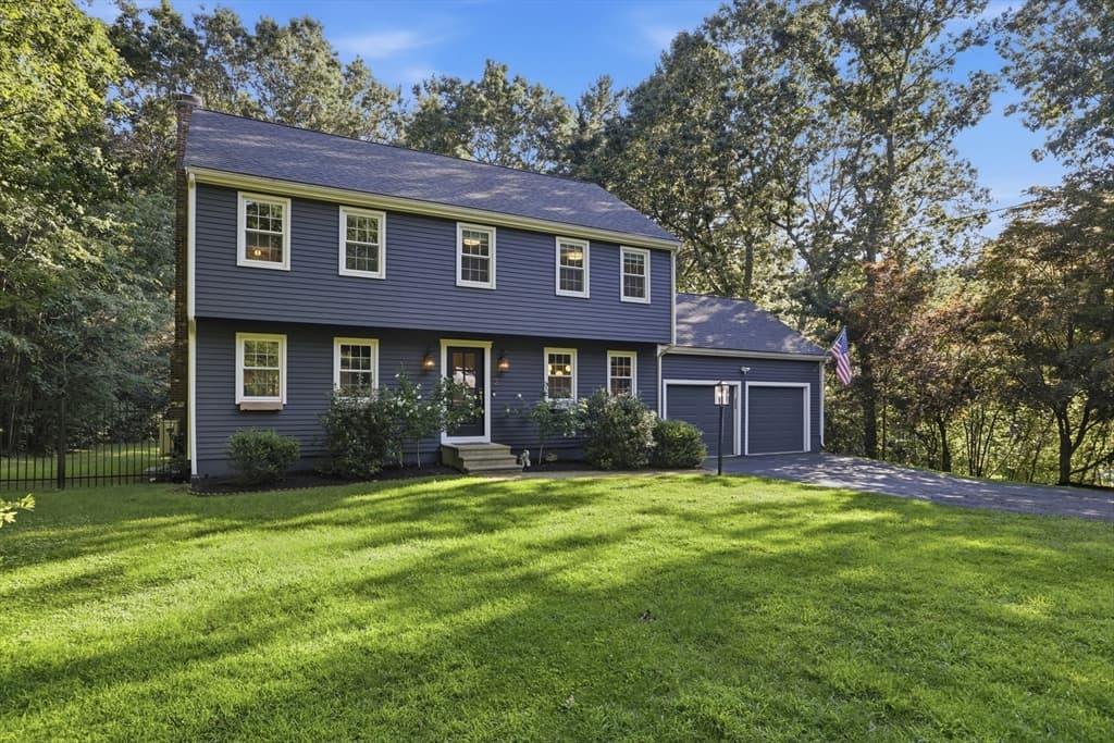 2 Harley Ln, Foxboro MA 02035