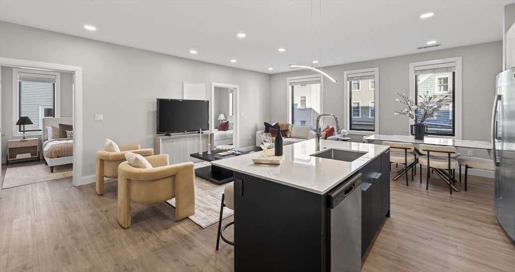 656 Saratoga # 210, Boston MA 02128 photo 4