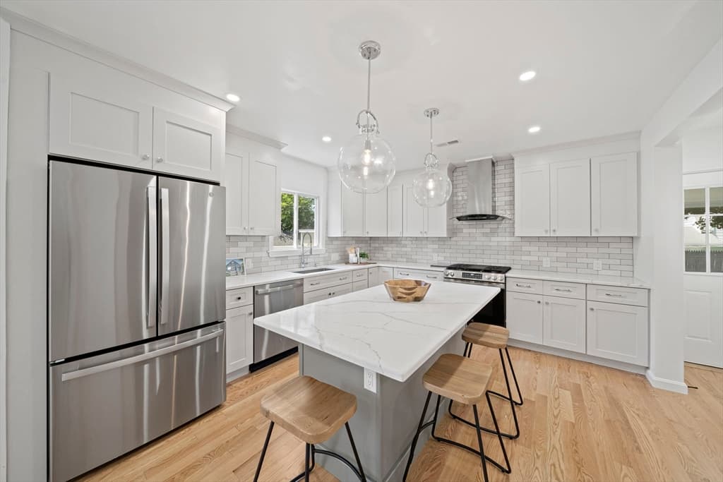 100 Keith St, Boston MA 02132 photo 4